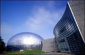 Quel architecte japonais a ralis le muse des dinosaures de  Fukui en 2000 ?