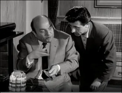 « Dieu est momentanément un infirme : Il s'est fracassé tout entier si joliment que ses atomes dynamités se sont éparpillés [...] »