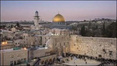 Quelle ville n'est pas jumelée avec Jérusalem ?