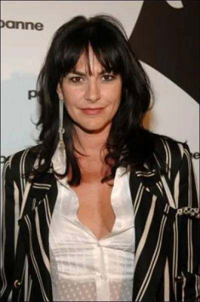 Chanteuse brune, dont le premier succès était "Le Banana split" :