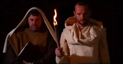 L'&eacute;v&ecirc;que se rend compte de son erreur, il voulait faire demander votre sup&eacute;rieur Burckhard mais c'est vous qui &ecirc;tes venu, vous r&eacute;pondez :