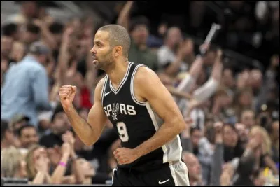 Quel poste occupe Tony Parker ?