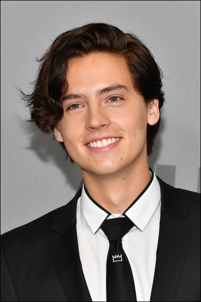 Quel est le nom de l'acteur interprétant Jughead Jones ?
