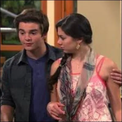 À quoi sont allergiques Max et Phoebe ?