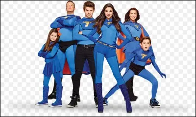 Qui est la première personne à montrer son pouvoir dans la série ?