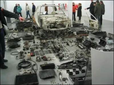 De combien de composants est constituée une automobile moderne, en moyenne.