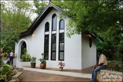 Avec quoi est-il enterré en Jamaïque ?