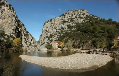 En quelle ann&eacute;e des traces humaines ont &eacute;t&eacute; retrouv&eacute;es dans le d&eacute;partement ?