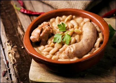 De quoi est compos&eacute; le cassoulet de Castelnaudary ?