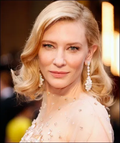 Qui est cette actrice australienne qui a notamment joué dans " Thor : Ragnarok " ?