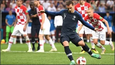 Combien de matchs se sont terminés aux tirs aux buts en huitièmes de finale ?