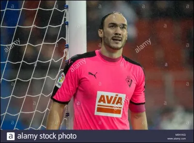 De quelle origine est le joueur Marko Dmitrovic ?