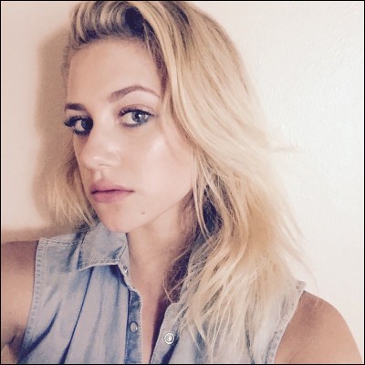 Au début de la série de qui Betty est-elle amoureuse ?