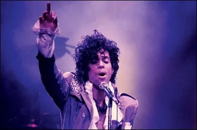 Parmi ces anecdotes sur Prince, laquelle est fausse ?