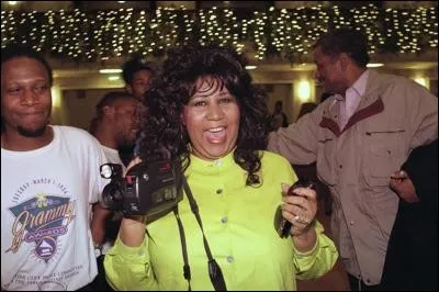 Dans les années 90, Aretha va signer la bande son de plusieurs films. Trouvez l'erreur.