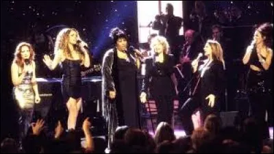 A quel événement caritatif participe t-elle en 1998 au coté de Mariah Carey, Céline Dion ou encore Shania Twain ?