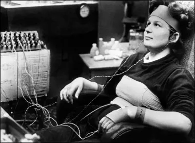 Il s'agit de la première femme à effectuer un vol dans l'espace, du 16 au 19 juin 1963 : devançant ainsi la Nasa et ouvrant la voie, à ce jour, à plus de 58 autres cosmonautes féminines.
Nommez celle qui reste à ce jour la seule femme à avoir effectué un voyage en solitaire dans l'espace et la plus jeune cosmonaute.