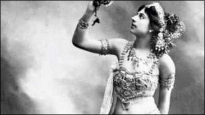 De quelle nationalité était l'espionne, danseuse et courtisane Mata Hari ?