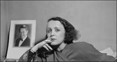 Combien de chansons Edith a-t-elle écrites au cours de sa vie ?