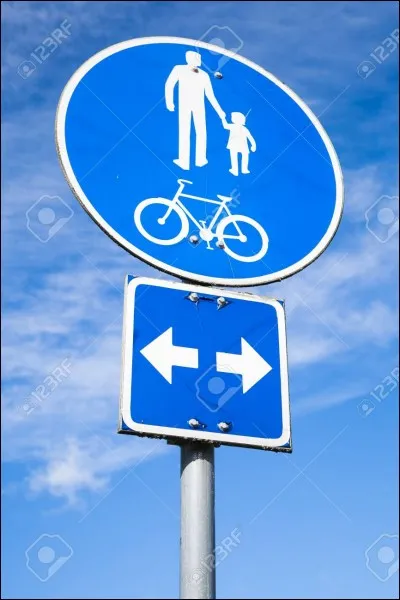 Dans le Code de la route, que signifie le panneau rond à fond bleu avec un vélo blanc ?
