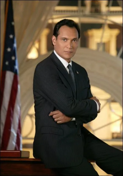 Matt Santos, représentant du Texas puis candidat du Parti démocrate à l'élection présidentielle, devient Président des États-Unis. C'est dans ...