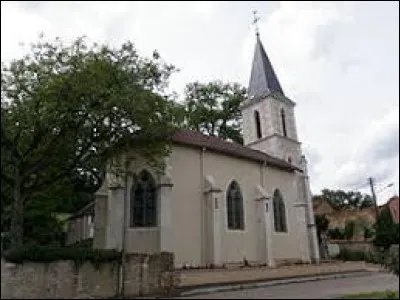 Nous sommes dans le Grand-Est devant l'église de l'Assomption-de-Notre-Dame de Hagnéville-et-Roncourt. Petit village de 88 habitants, dans l'arrondissement de Neufchâteau, il se situe dans le département ...