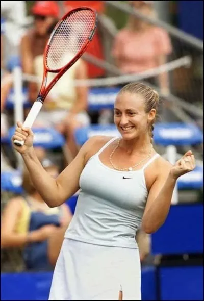 Combien de finales, en simple dames, Mary Pierce a-t-elle jouées, pour une seule victoire en 2000 ?