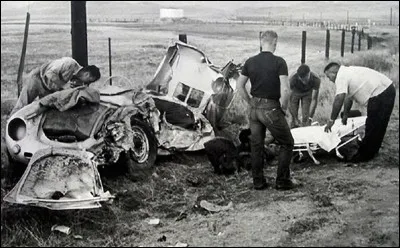 Le 30 septembre 1955, une célébrité mondialement reconnue meurt au volant de sa Porche Spyder 550, laquelle fut surnommée ensuite Little Bastard, car il semble qu'il ne soit pas le seul à avoir trouvé la mort au volant de cette voiture !