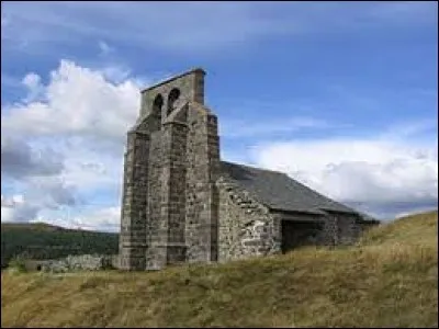 Nous sommes en Auvergne-Rhône-Alpes devant la chapelle Saint-Antoine de Chastel-sur-Murat. Ancienne commune, elle se situe dans le département ...