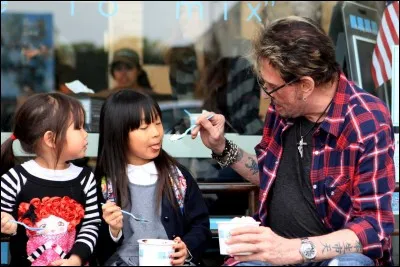 Quelle chanson Johnny a-t-il chantée pour sa fille Jade ?