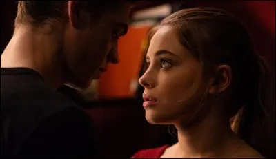 Il se met &agrave; pleurer devant toi :