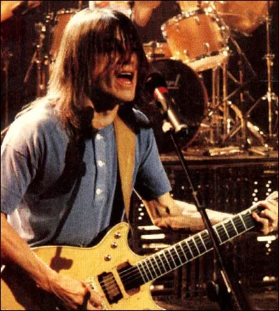 En quelle année est mort le grand Malcolm Young ?