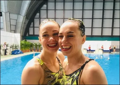 Comment se nomment ces deux nageuses ?