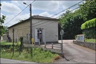 Nous sommes maintenant en Nouvelle-Aquitaine, à Camiac-et-Saint-Denis. Commune de l'Entre-deux-Mers, dans l'aire urbaine Bordelaise, elle se situe dans le département ...