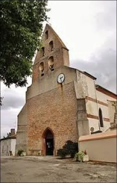 Nous sommes en Occitanie devant l'église Saint-Pierre d'Esparsac. Commune de l'arrondissement de Castelsarrasin, elle se situe dans le département ...