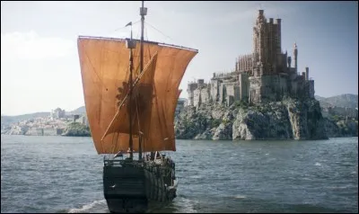 Au sud se trouvent les Terres de la Couronne, avec Port-Réal. Quelle localité ne fait pas partie du domaine royal ?