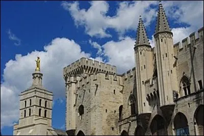 Combien y a-t-il eu de papes en Avignon ?