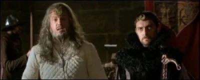 Complétez cette citation dite par Elias : "Parce que voir celui-là passer pour un cono devant tous les druides du continent, j'aime autant vous dire que je risque pas de louper ça ! J'vais même ... ".