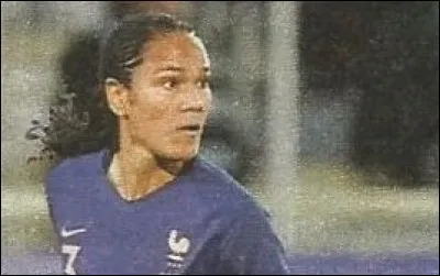 En Coupe du Monde féminine de football, qui a marqué deux buts de la tête le 7 juin contre la Corée du Sud ?