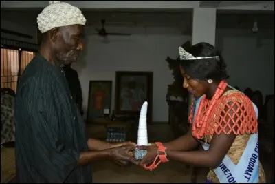 Quelle est la nationalité d'Assétou Kolga ?