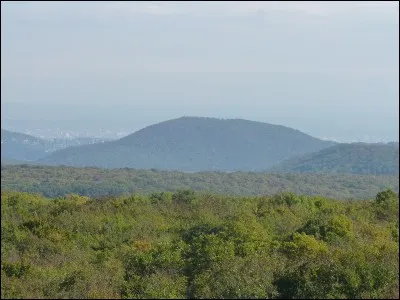 Quelle est l'altitude du Nagy-Hárs-hegy ?