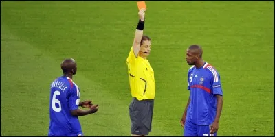 Combien existe-t-il de couleurs de cartons au football ?