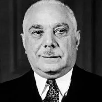 Pays : République Dominicaine 
Date : 1891-1961
Faits : 30.000 morts, emprisonnements injustifiés, culte de sa propre personnes, fils de 3 ans nommé colonel 
Chute : tué par balle par des opposants 
Quel est cet homme ?