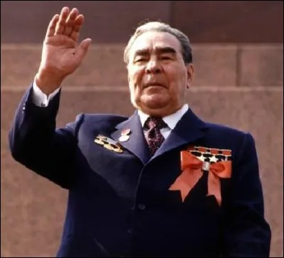 Pays : URSS
Date : 1906-1982
Faits : stagnation économique, pouvoirs exclusifs et répression contre toutes formes de dissidences. 
Chute : crise cardiaque alors qu'il était devenu la risée du peuple. 
Qui est cet homme ?