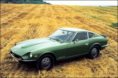 Le constructeur japonais Datsun, lancé en 1913, disparu en 1983 puis relancé en 2013 par Nissan sous la forme d'un label "low cost", fut initialement nommé DAT. Comment sommes-nous arrivés à Datsun ?