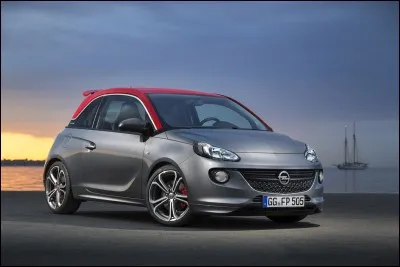 D'où provient le nom de l'Opel Adam, citadine chic lancée en 2013 pour contrer l'insolent succès de la Fiat 500 ?