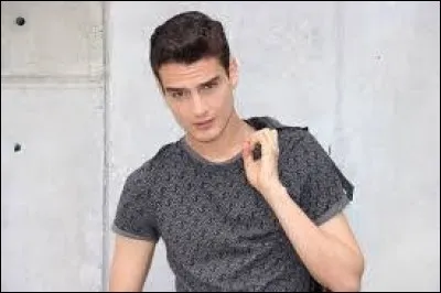 Comment s'appelle l'acteur qui interprète Roby ?