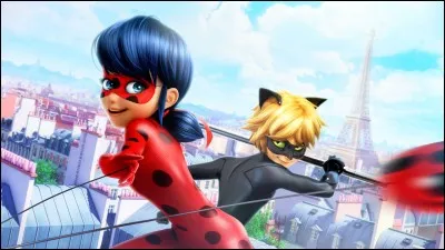À quel super-héros peut faire penser Ladybug quand elle se déplace dans les airs avec son yoyo ?
