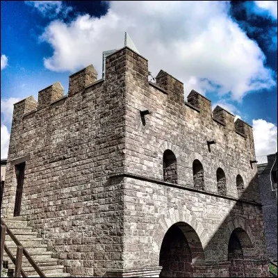 Pas encore de football ni de hooligans dans ce qui fut le pays des celtes Brigantes. La ville érigée en 79 par qui l'on sait s'appelait alors ...