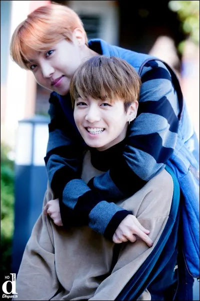 Qui sont respectivement le danseur et le chanteur principaux ?